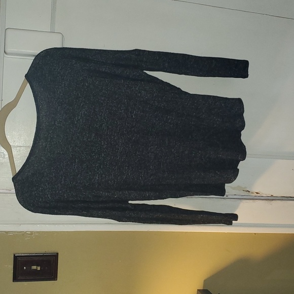 Beautiful soft sweater Size Medium - Picture 5 of 5